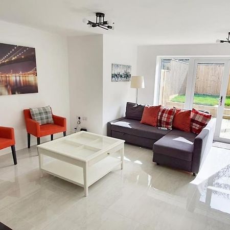 Walnut Flats-F2, 3-Bedroom With Garden & Patio - Ac, Parking, Netflix, Wifi - Close To Oxford, Bicester & Blenheim Palace Exteriér fotografie