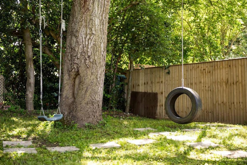 Walnut Flats-F2, 3-Bedroom With Garden & Patio - Ac, Parking, Netflix, Wifi - Close To Oxford, Bicester & Blenheim Palace Exteriér fotografie