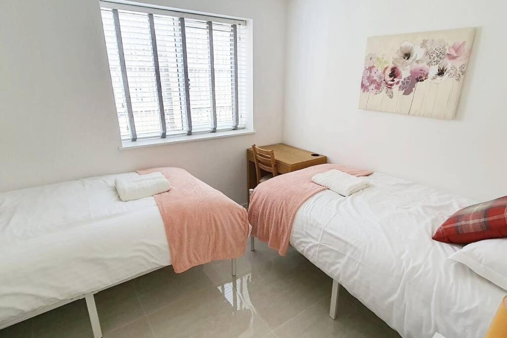 Walnut Flats-F2, 3-Bedroom With Garden & Patio - Ac, Parking, Netflix, Wifi - Close To Oxford, Bicester & Blenheim Palace Exteriér fotografie