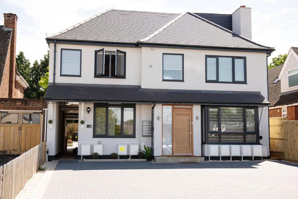 Walnut Flats-F2, 3-Bedroom With Garden & Patio - Ac, Parking, Netflix, Wifi - Close To Oxford, Bicester & Blenheim Palace Exteriér fotografie