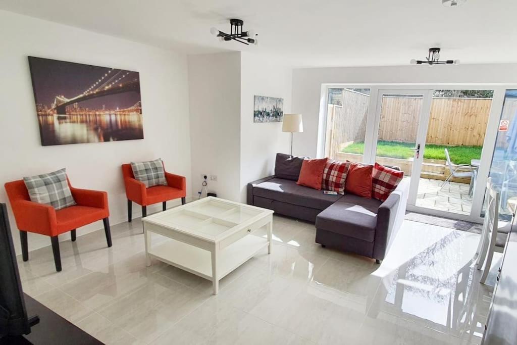 Walnut Flats-F2, 3-Bedroom With Garden & Patio - Ac, Parking, Netflix, Wifi - Close To Oxford, Bicester & Blenheim Palace Exteriér fotografie